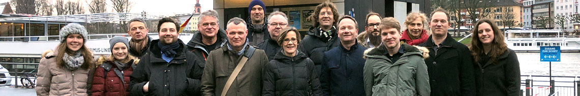 Gruppenfoto am Main